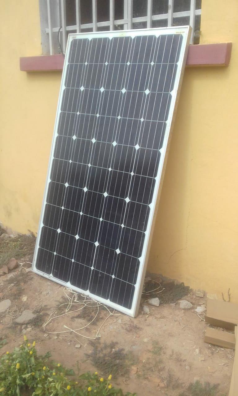 A Bekopaka non c'è corrente, dunque le suore si sono dotate di un pannello fotovoltaico e di un gruppo elettrogeno.